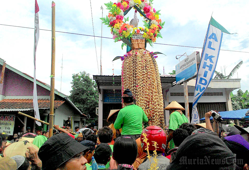Di Pati, Kudus, Perayaan Ritual Meron Diserbu Warga